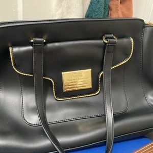 🚨LIKE NEW LOVE MOSCHINO🚨 large faux leather shoulder bag